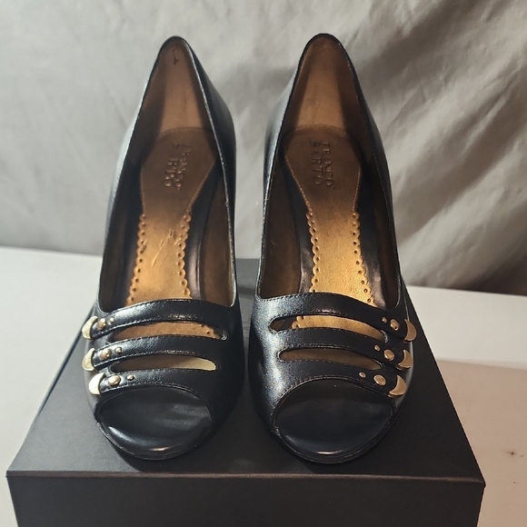 Franco Sarto Blue and Black Heels with Silver Detail - Picture 1 of 6